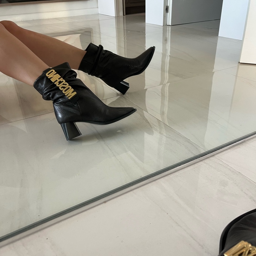 Authentic Moschino ankle boots - Picture 13 of 17